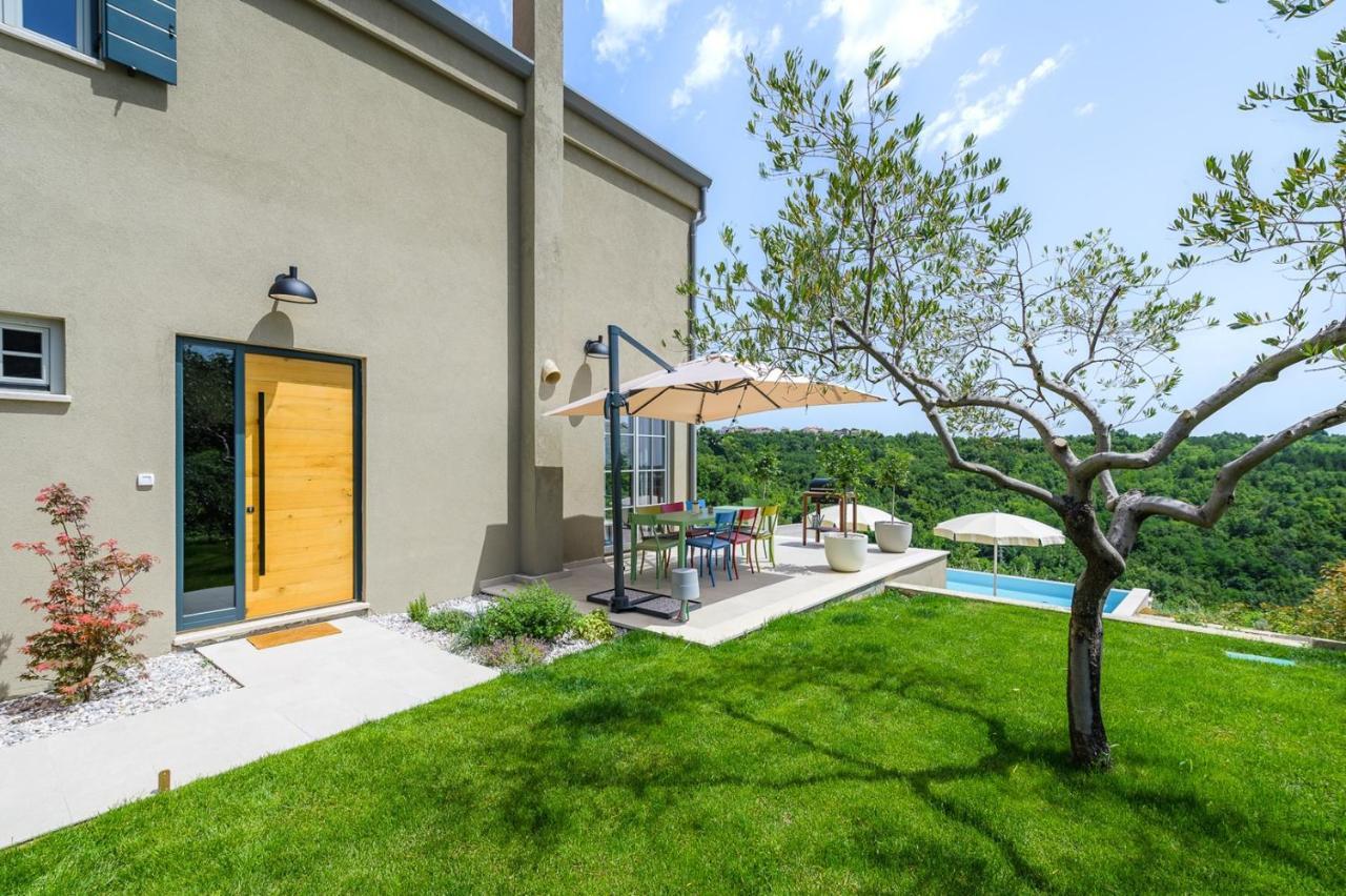Villa Volare Cantare With 2 Bedroom A Heated Pool And Panoramic View Near Buje, Istra * Momjan